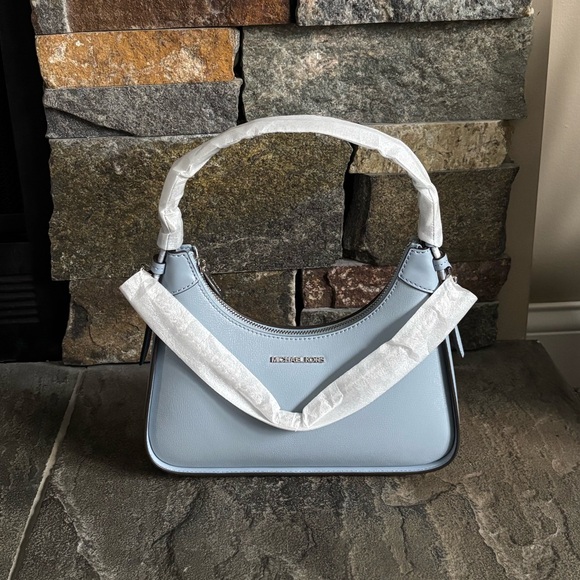 NWT Michael Kors Wilma Medium Leather Shoulder Bag - Picture 2 of 16